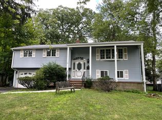 52 Winchester Rd, Livingston, NJ 07039