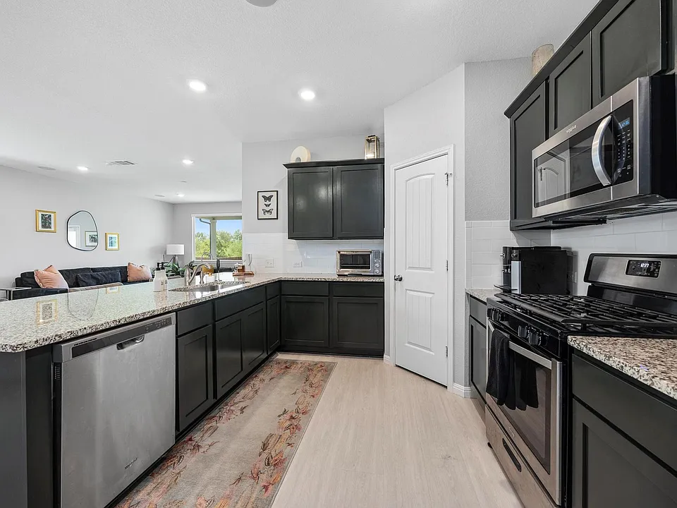 301 Brody Ln