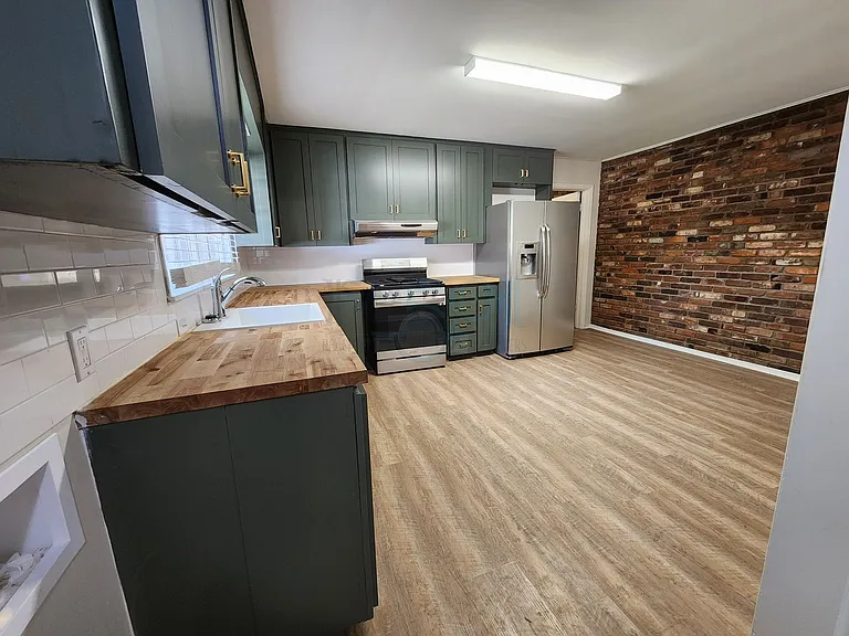 7520 W Markham St — Photo 8