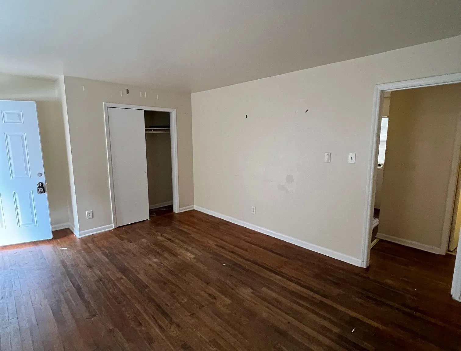 327 Clark St — Photo 2