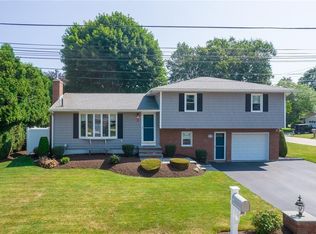 46 Homeland Ave, Narragansett, RI 02882