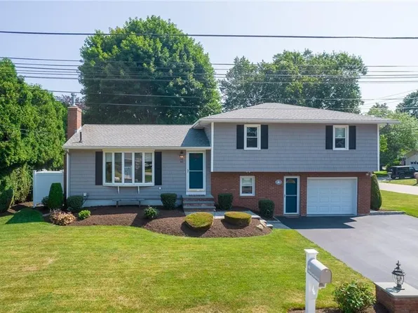 46 Homeland Ave, Narragansett, RI 02882