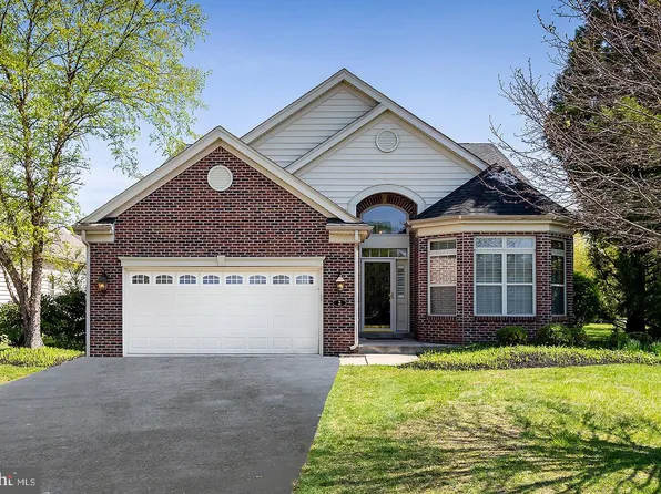 2 Kresson Ct, Berlin, NJ 08009