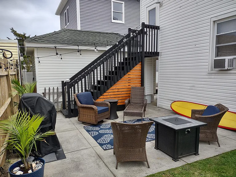 19 N Douglas Ave — Photo 24