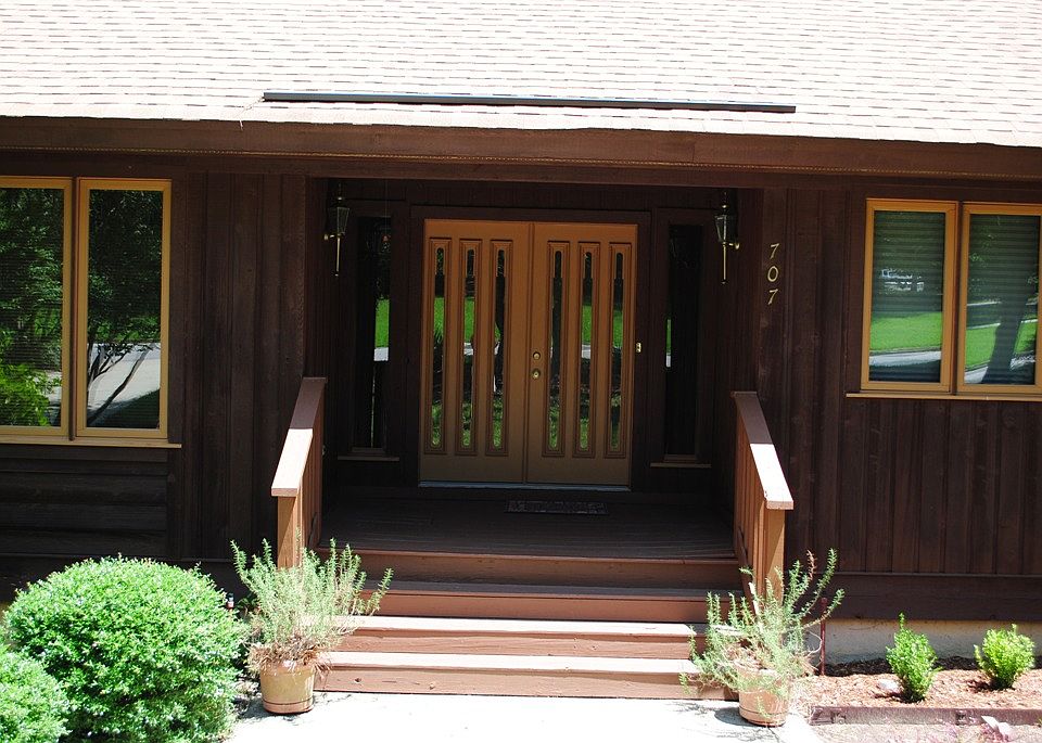1st image of 707 Woodcreek Ct