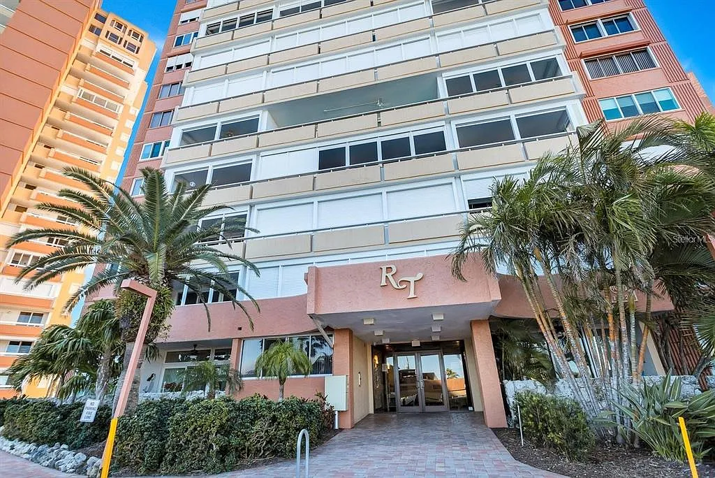 2 bed, 2.0 bath, 1330 sqft, $4,000 — Photo 2