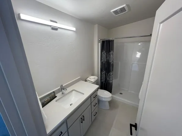 119 Shelton McMurphey Blvd, Eugene, OR 97401