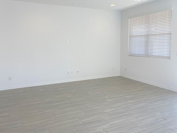5th image of 9245 W Glenrosa Ave
