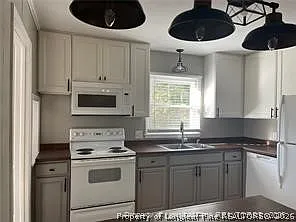 3527 Scottywood Dr — Photo 10