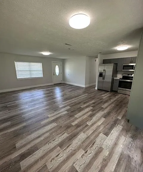 173 SW Orchid Ter — Photo 4