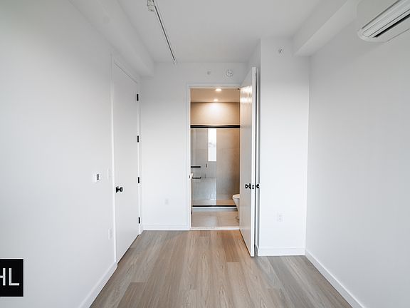 5th image of 931 Carroll St #902