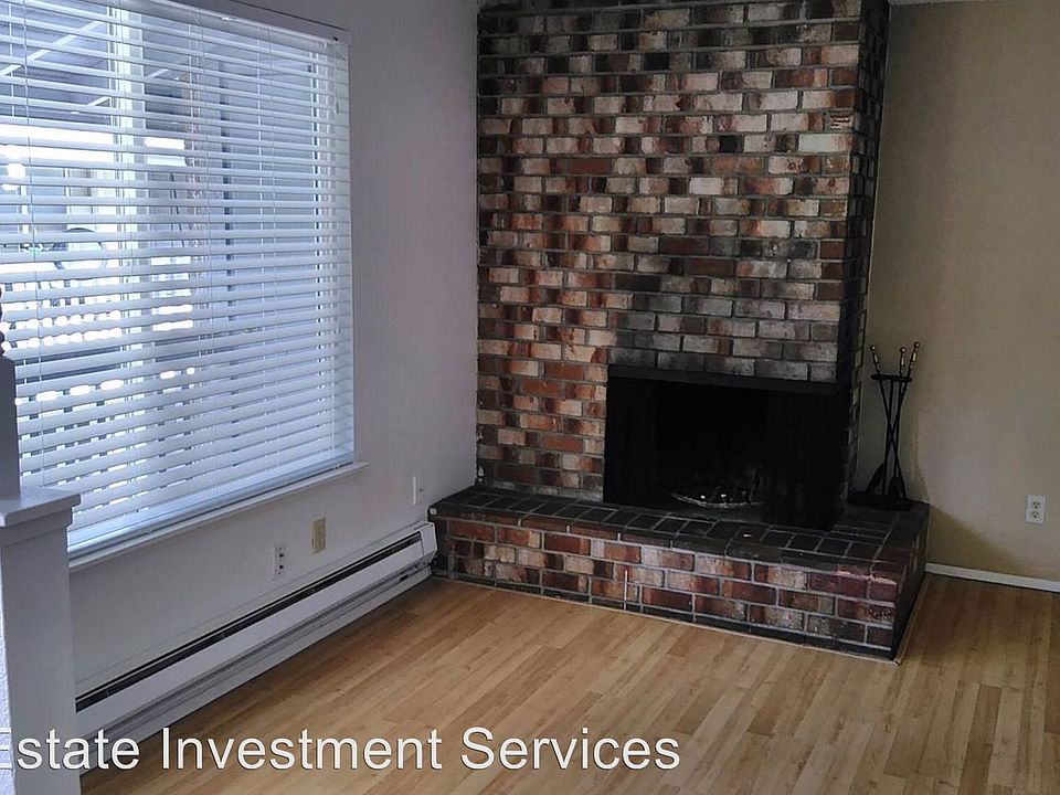 1st image of 1105 S Woodlawn St APT 4