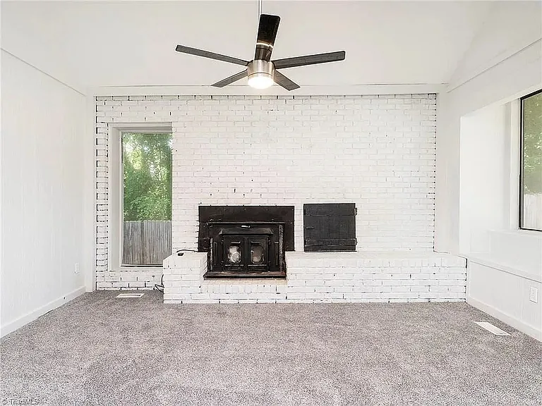 1313 Greenbriar St — Photo 15