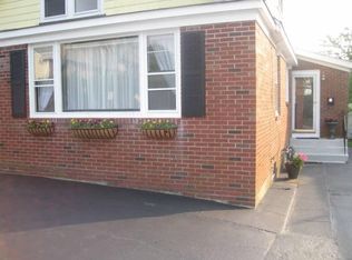 5 Crest St #R, Middletown, RI 02842