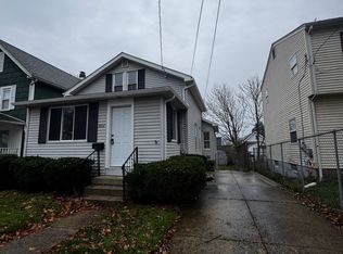 860 Chester Ave, Akron, OH 44314