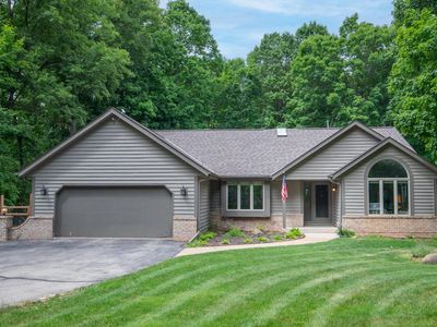 N64W33946 Lakeview DRIVE, Oconomowoc, WI, 53066