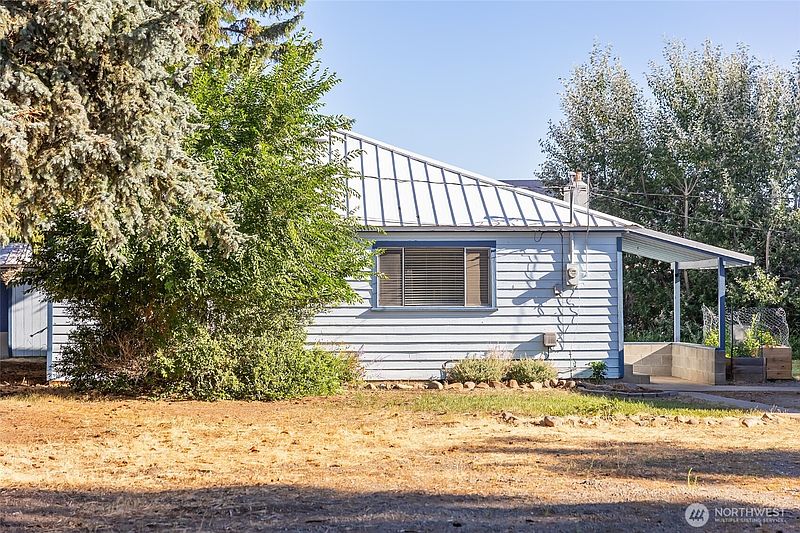 3rd image of 110 Strande Road