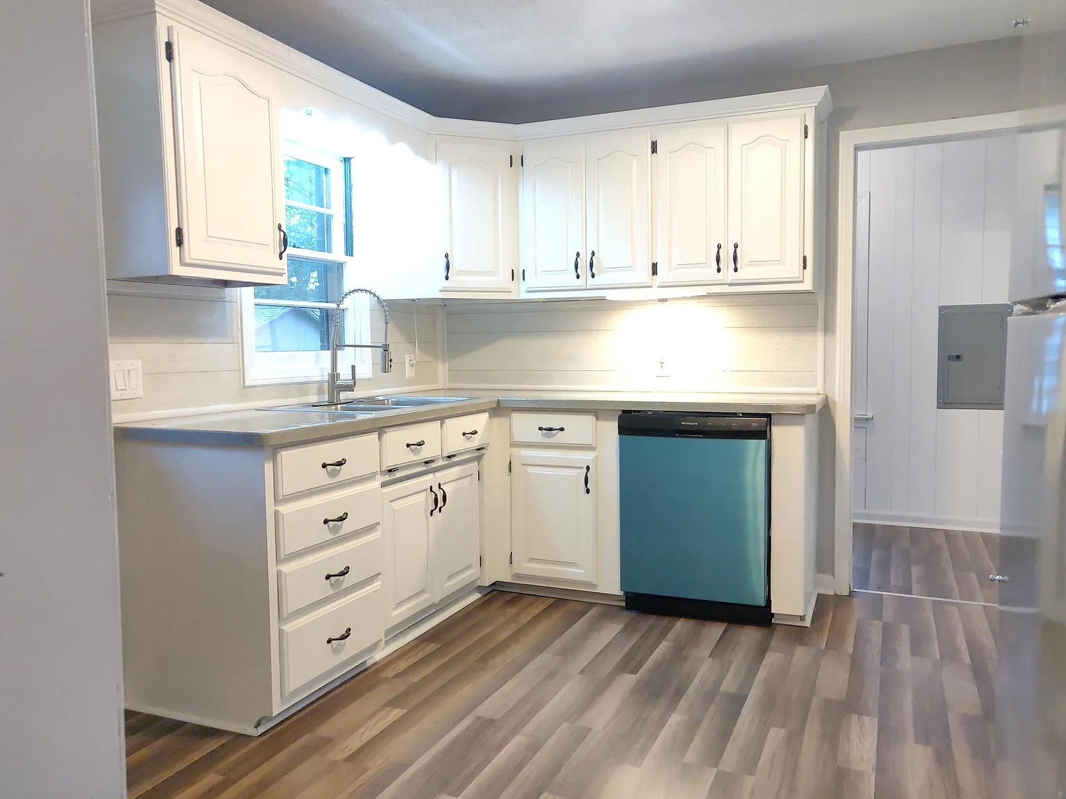 3 bed, 1271 sqft, $1,300 — Photo 4
