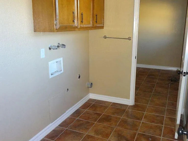 320 Barbaree Dr — Photo 13