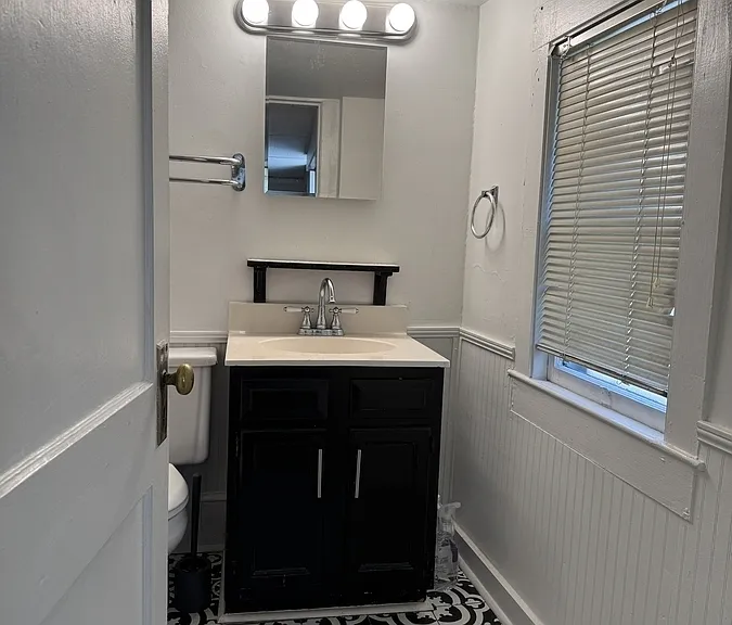 1021 W End Blvd #4 — Photo 7