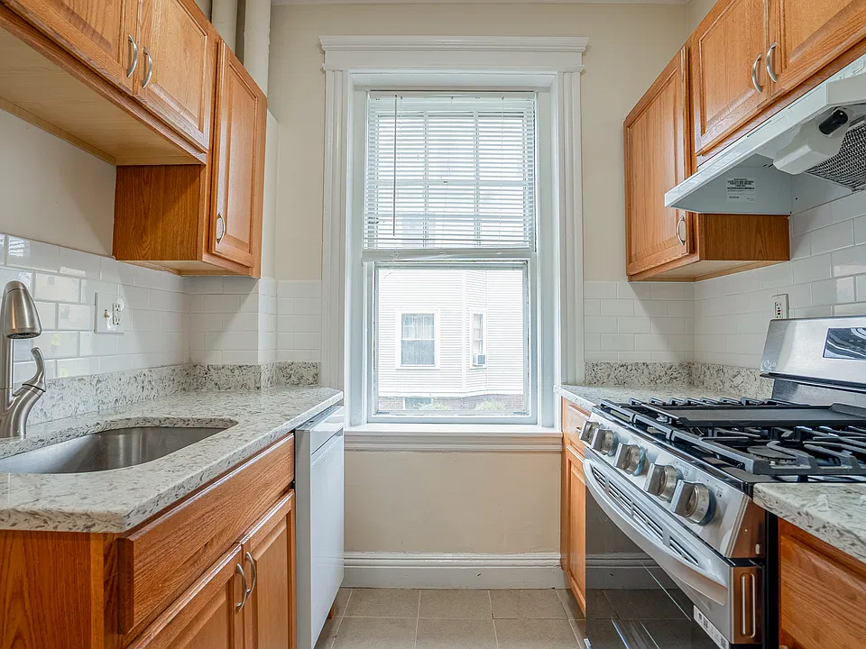 37-41 Wendell St
