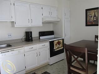 4th image of 41699 Bedford Dr