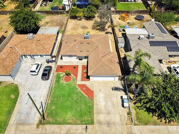3rd image of 708 Delfino Ln