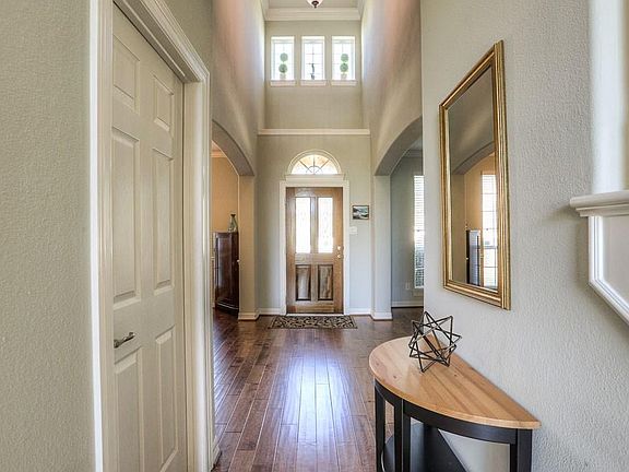 3rd image of 2510 Orchid Creek Dr