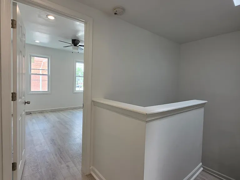 519 E 28th St — Photo 13