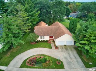 1010 Westgate Rd, Washington, IL 61571