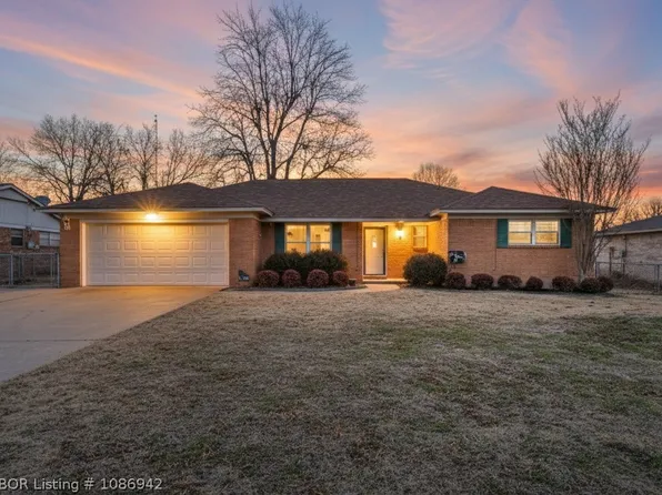 8205 Clover Dr, Fort Smith, AR 72908