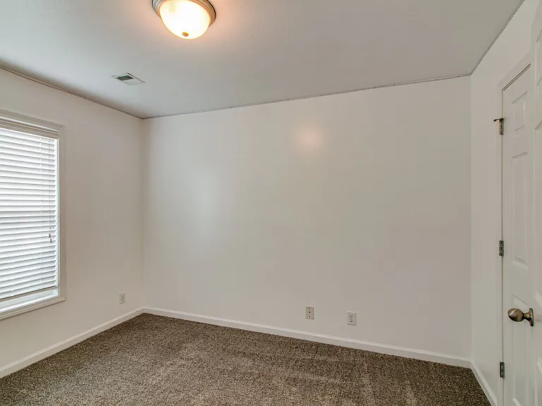 988 Chardea Ct — Photo 24