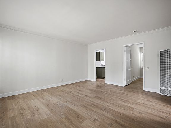 3rd image of 1645 Courtney Ave APT 3