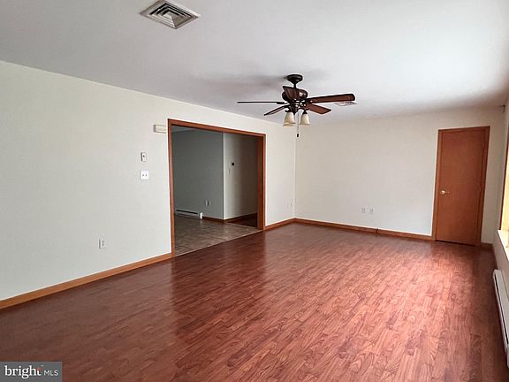 3rd image of 66 Parkview Hts