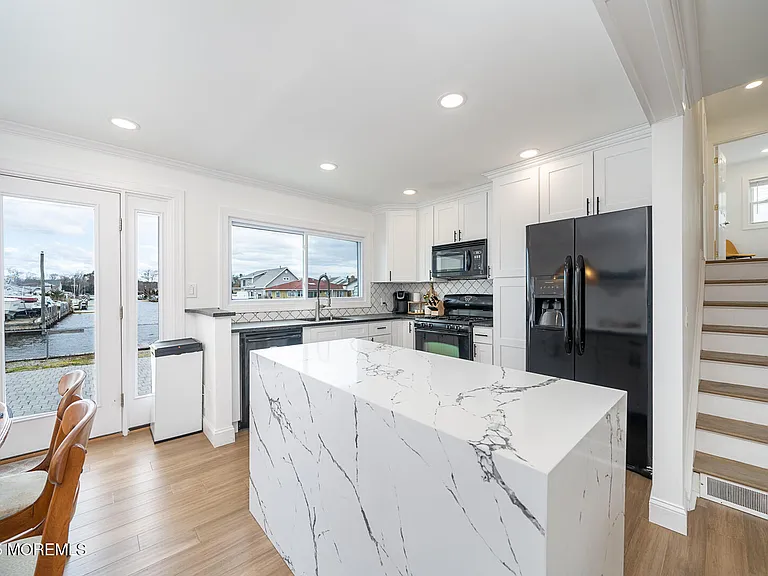 58 E Lagoona Dr — Photo 8
