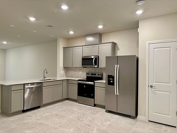 Kitchen (Side View)