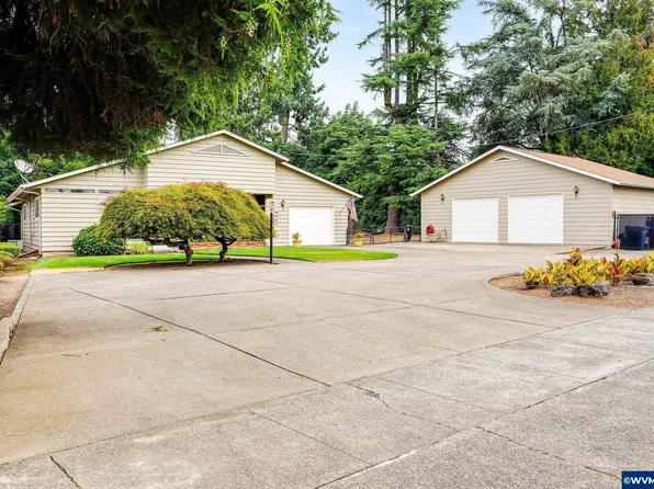 967 E Jefferson St, Stayton, OR 97383