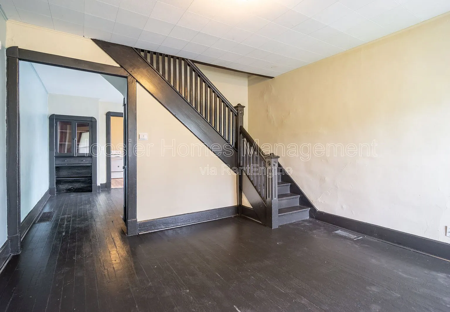 2 bed, 1.0 bath, 1048 sqft, $875 — Photo 2
