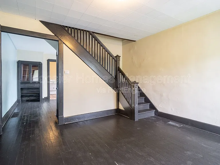 2511 Turner Ave — Photo 2
