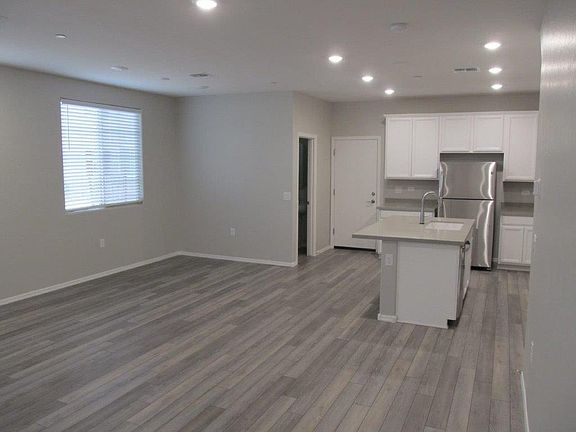 3rd image of 2669 S Peppertree Dr #101