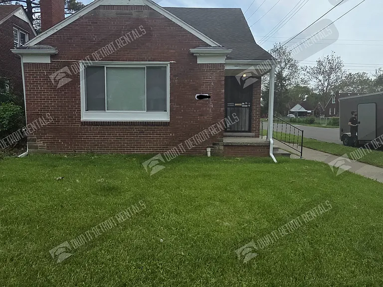 16600 Carlisle St — Photo 1