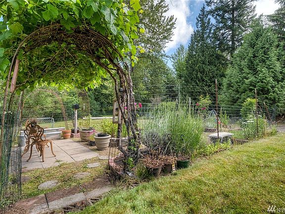 4th image of 25810 NE 47th Pl