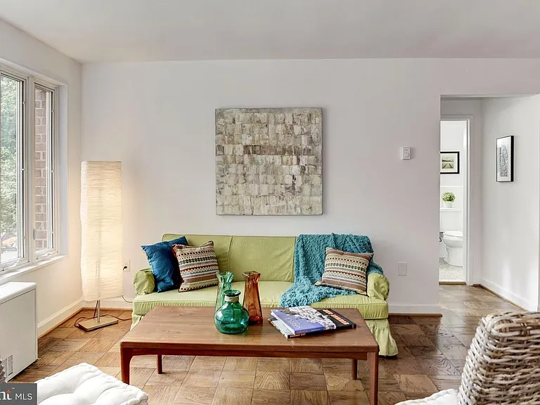 2400 41st St NW #203 — Photo 11