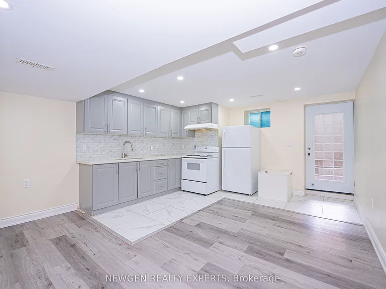 19 Boat St — Photo 9