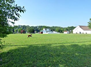 6 Terry Point Rd, Dandridge, TN 37725