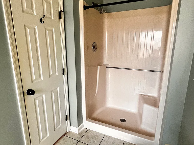 611 Chandler Ct — Photo 12