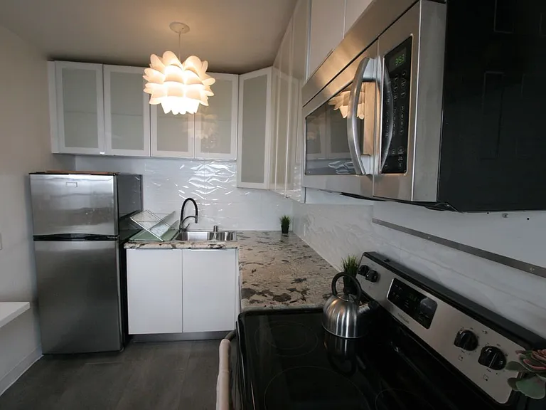 35 Clubhouse Ave #F — Photo 11