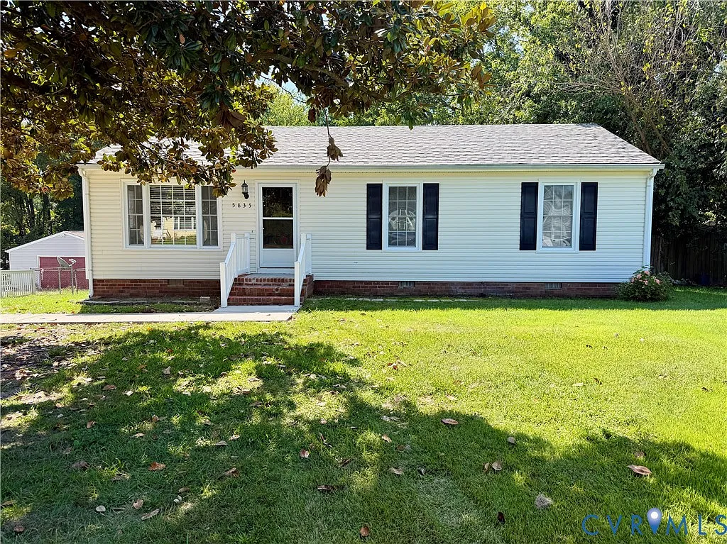 3 bed, 1.0 bath, 1056 sqft, $1,800 — Photo 1