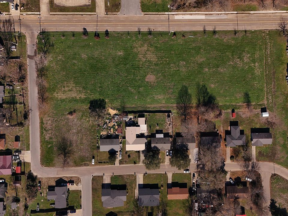 1st image of E Alexander St
