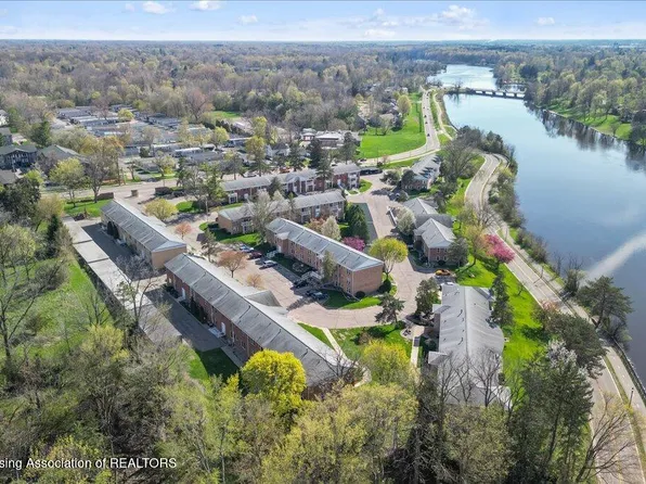 3333 Moores River Dr APT 305, Lansing, MI 48911